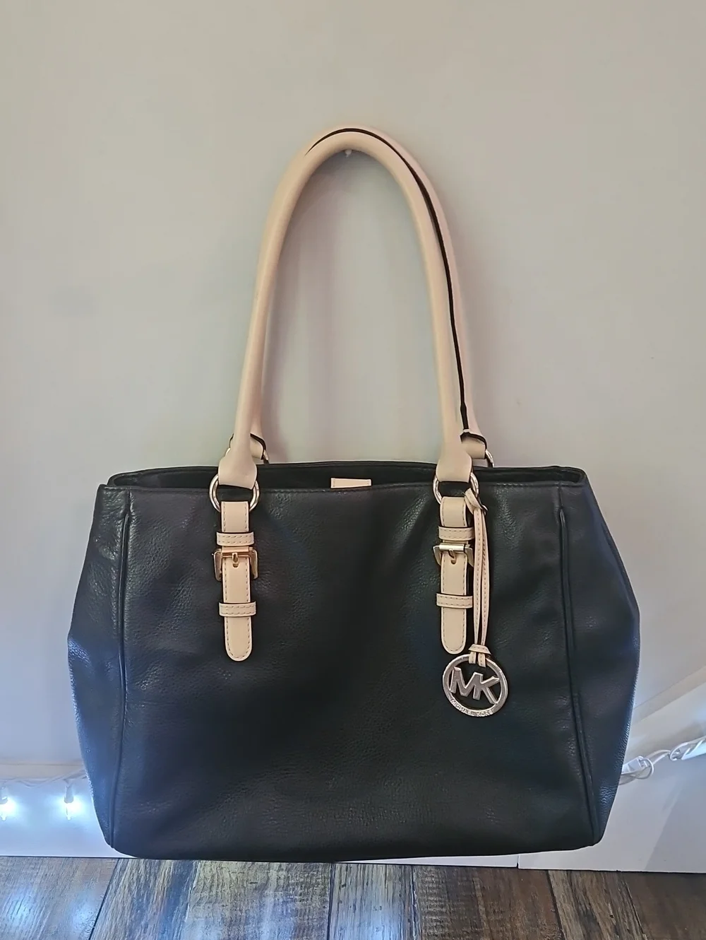 Michael Kors Hobo Buttery Soft Leather Black and Cream Tote‎ Bag